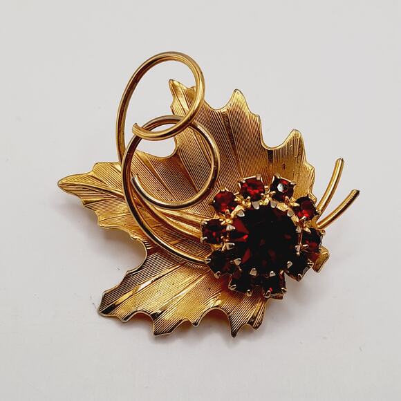 Vintage Gold Tone Maple Leaf Brooch with Red Rhinestones – 1.5 Inches - Picture 8 of 8
